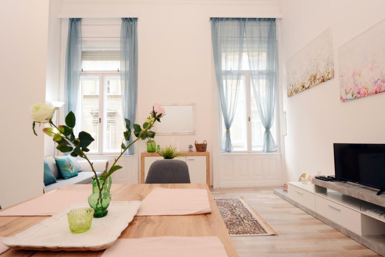 Lillybeth City Center Apartments ブダペスト エクステリア 写真