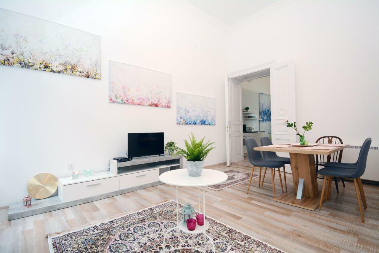 Lillybeth City Center Apartments ブダペスト エクステリア 写真