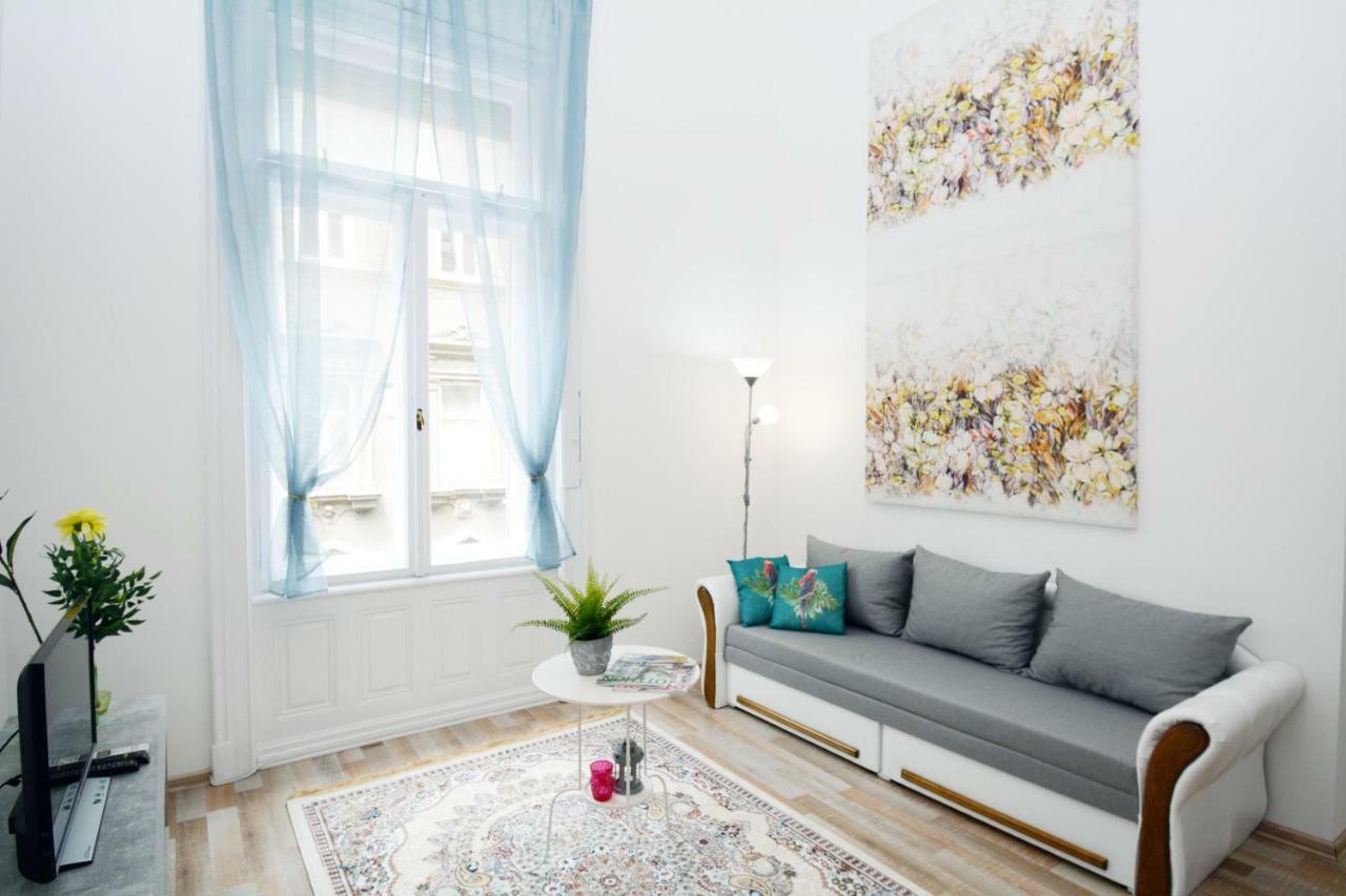 Lillybeth City Center Apartments ブダペスト エクステリア 写真