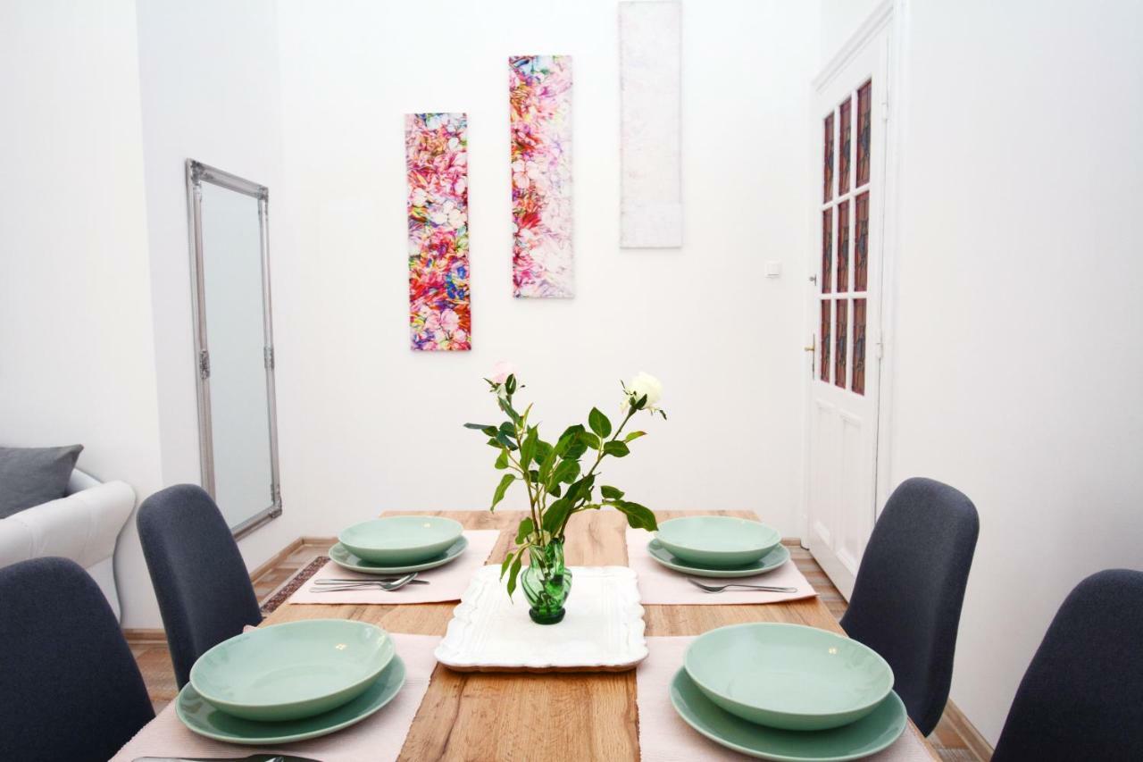 Lillybeth City Center Apartments ブダペスト エクステリア 写真