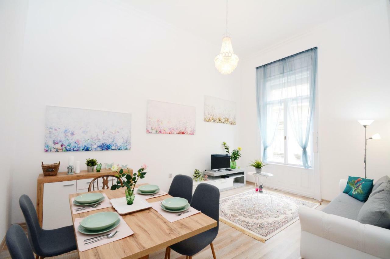 Lillybeth City Center Apartments ブダペスト エクステリア 写真